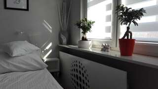 Апартаменты Apartamenty Słowackiego 1 & Ogrodowa 2 Сандомир Studio Apartment with Balcony - Słowackiego 1 Street-3